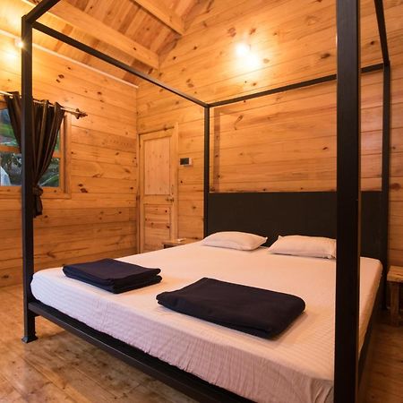 Dreams Hostel วากาตอร์ ภายนอก รูปภาพ