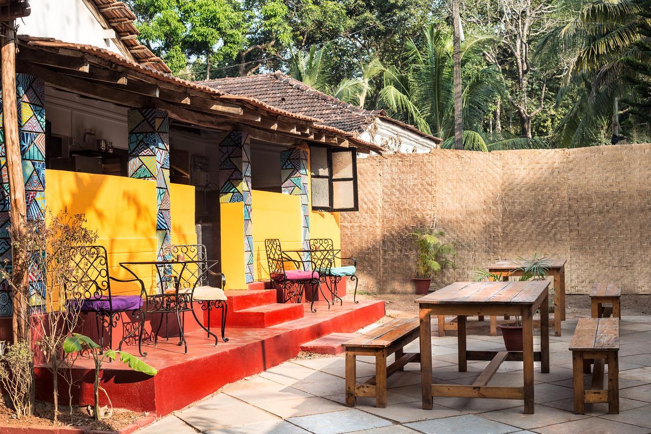 Dreams Hostel วากาตอร์ ภายนอก รูปภาพ