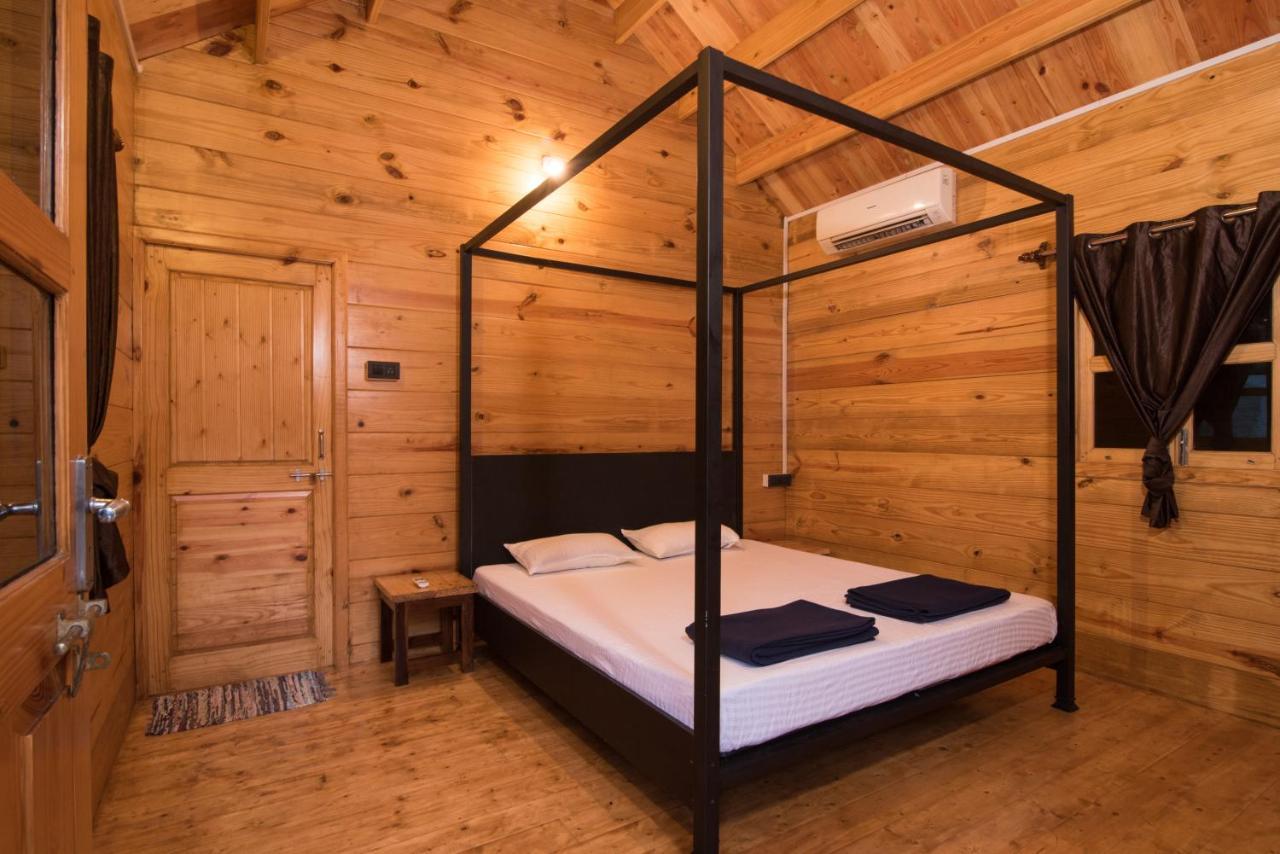 Dreams Hostel วากาตอร์ ภายนอก รูปภาพ