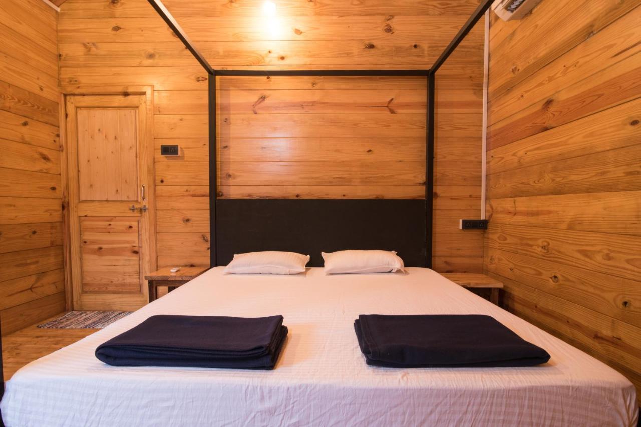 Dreams Hostel วากาตอร์ ภายนอก รูปภาพ
