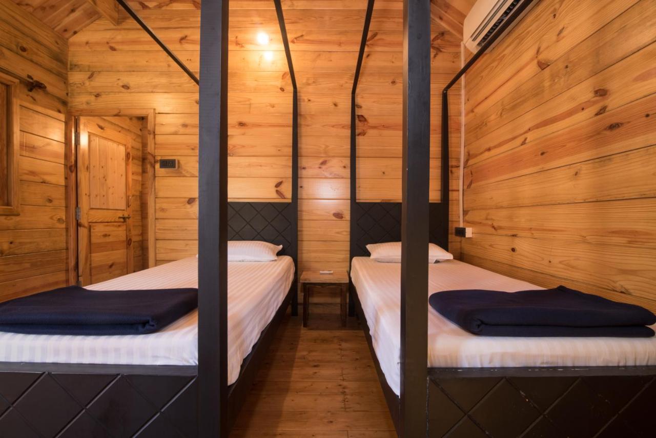 Dreams Hostel วากาตอร์ ภายนอก รูปภาพ