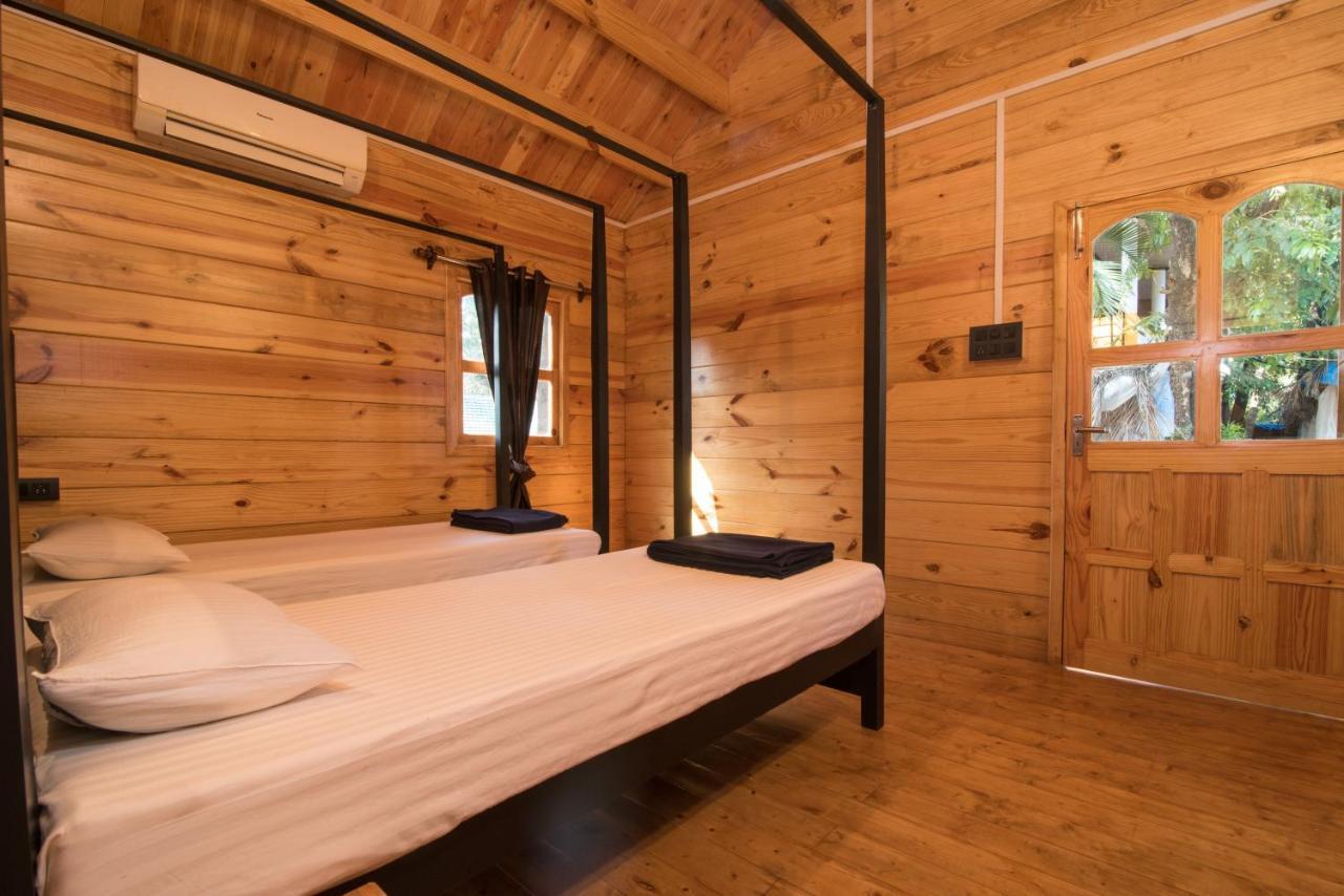 Dreams Hostel วากาตอร์ ภายนอก รูปภาพ